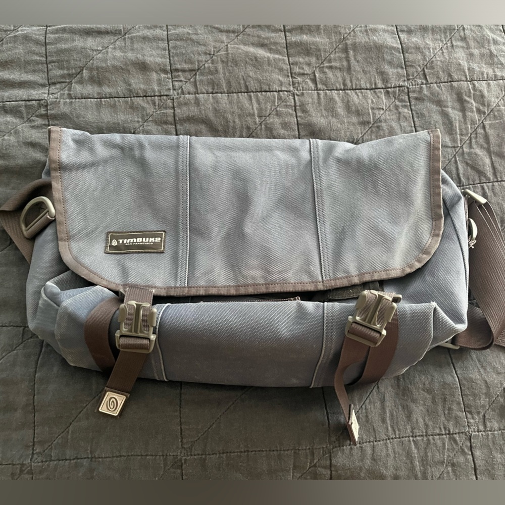 Timbuk2 Classic Messenger Bag Size Medium— Heritage Waxy Blue